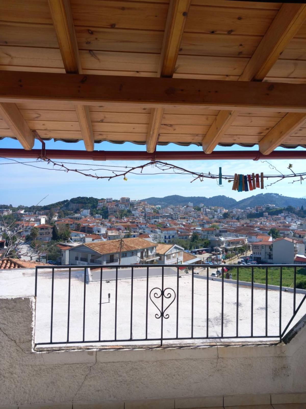 Katerinas Apartmens Skiathos Town Bagian luar foto