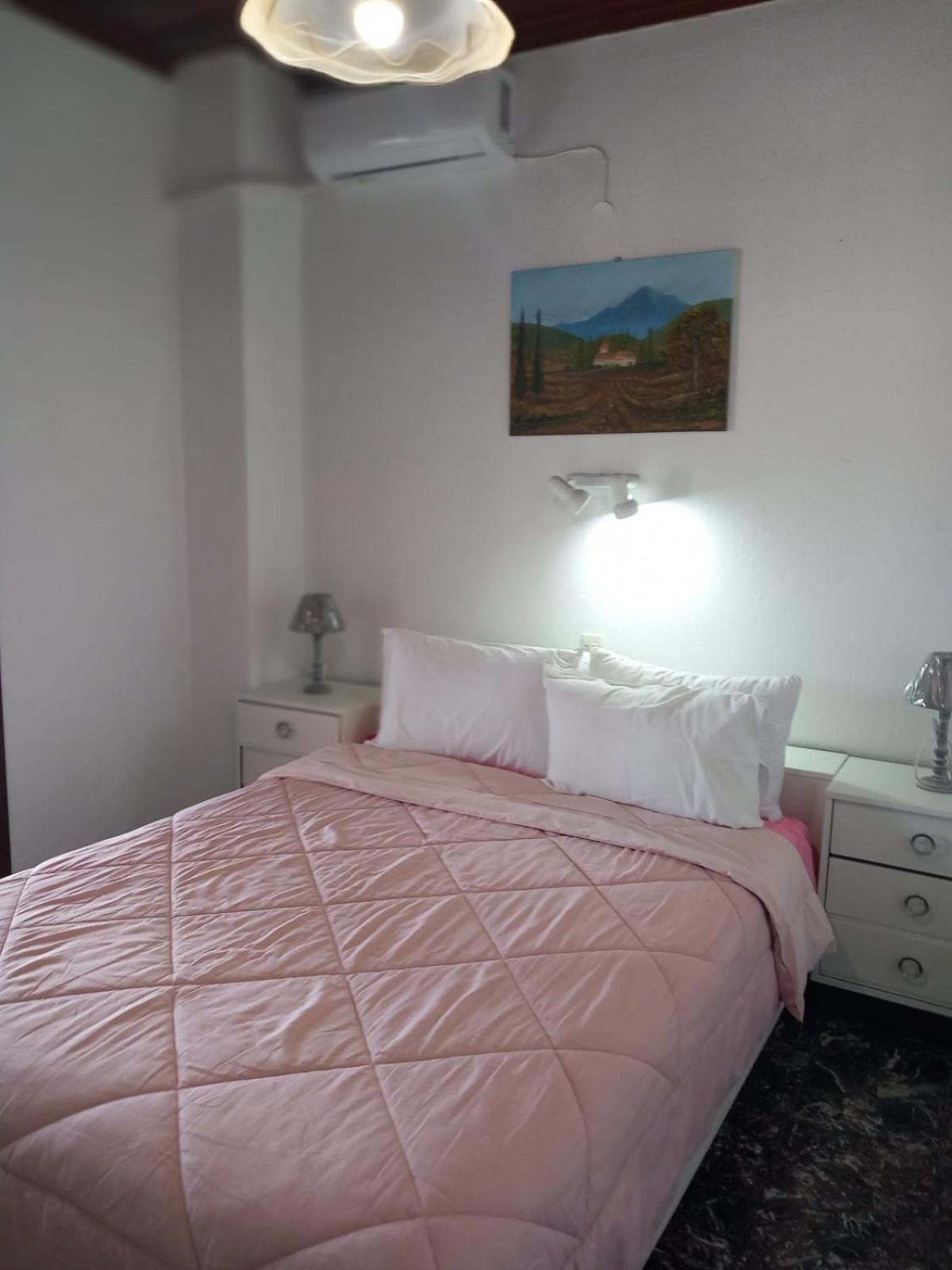 Katerinas Apartmens Skiathos Town Bagian luar foto