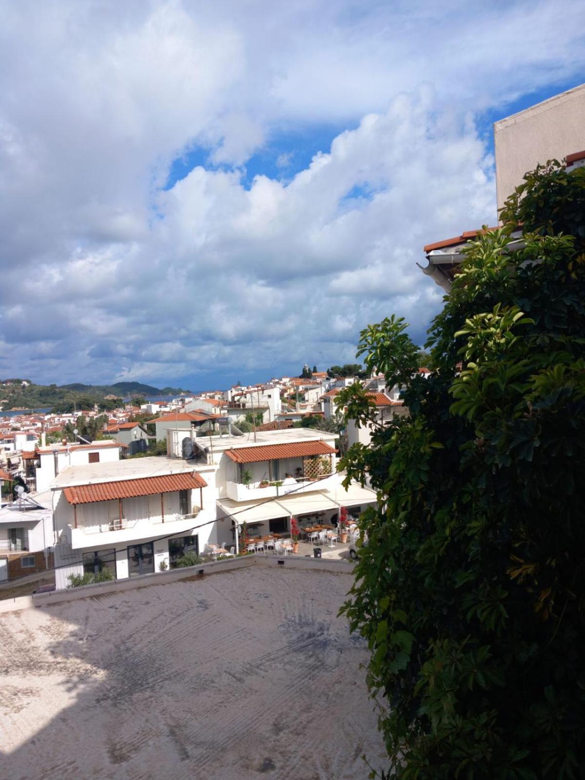 Katerinas Apartmens Skiathos Town Bagian luar foto
