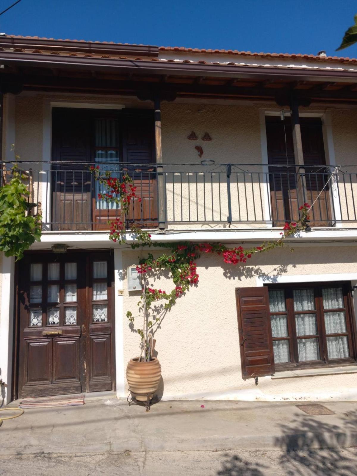Katerinas Apartmens Skiathos Town Bagian luar foto