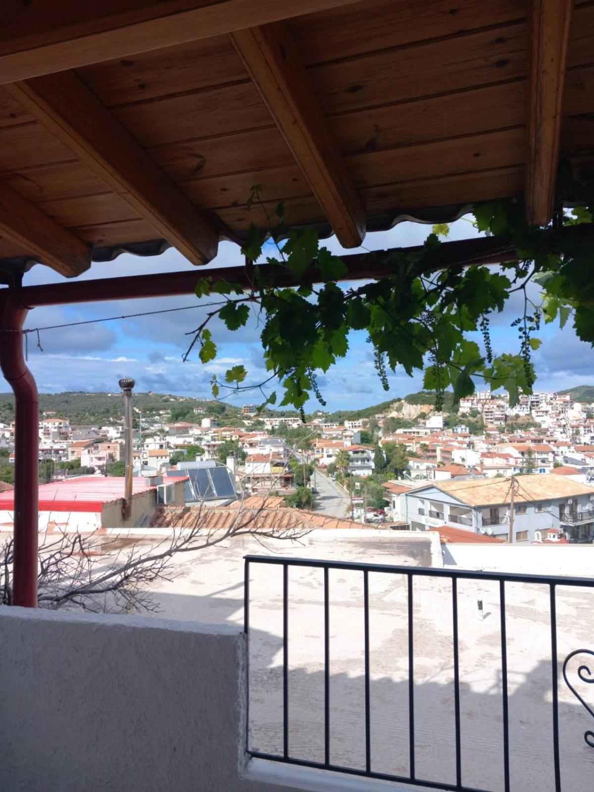 Katerinas Apartmens Skiathos Town Bagian luar foto