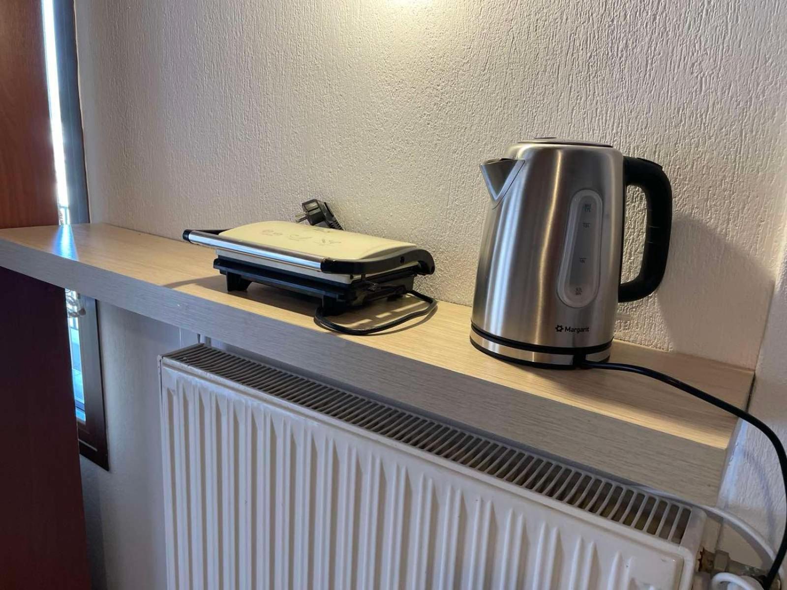 Katerinas Apartmens Skiathos Town Bagian luar foto
