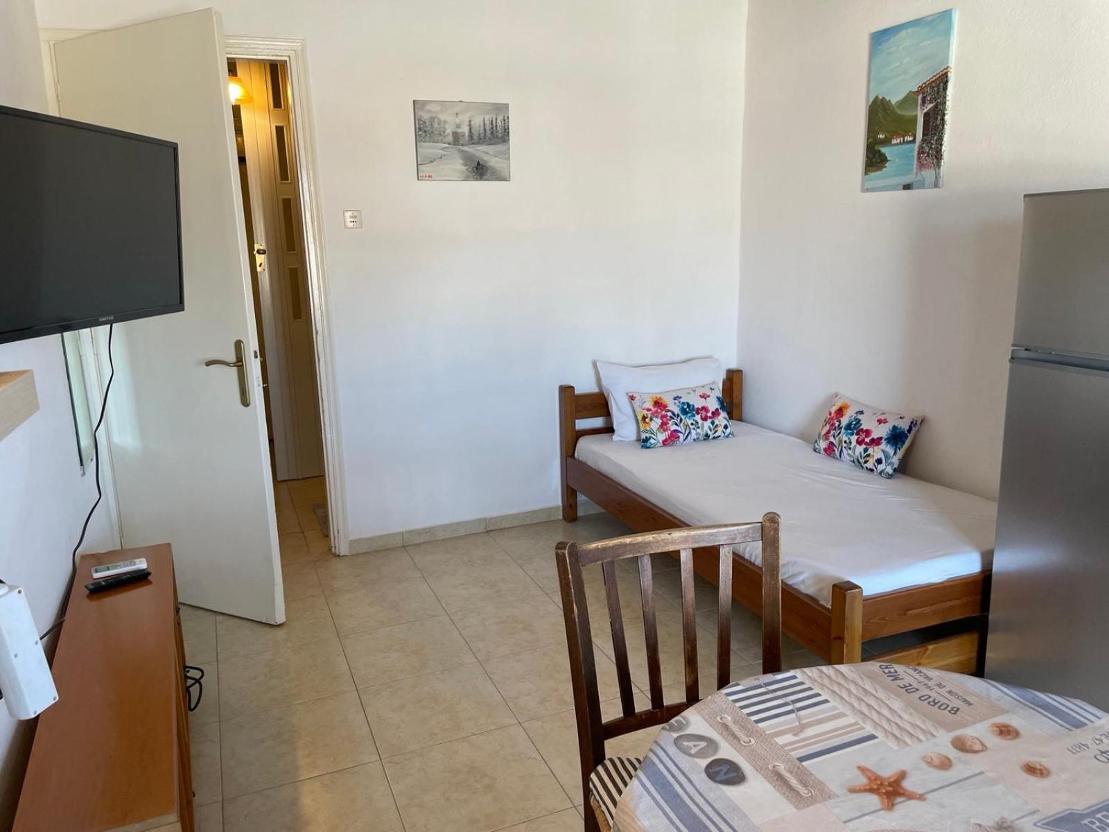 Katerinas Apartmens Skiathos Town Bagian luar foto