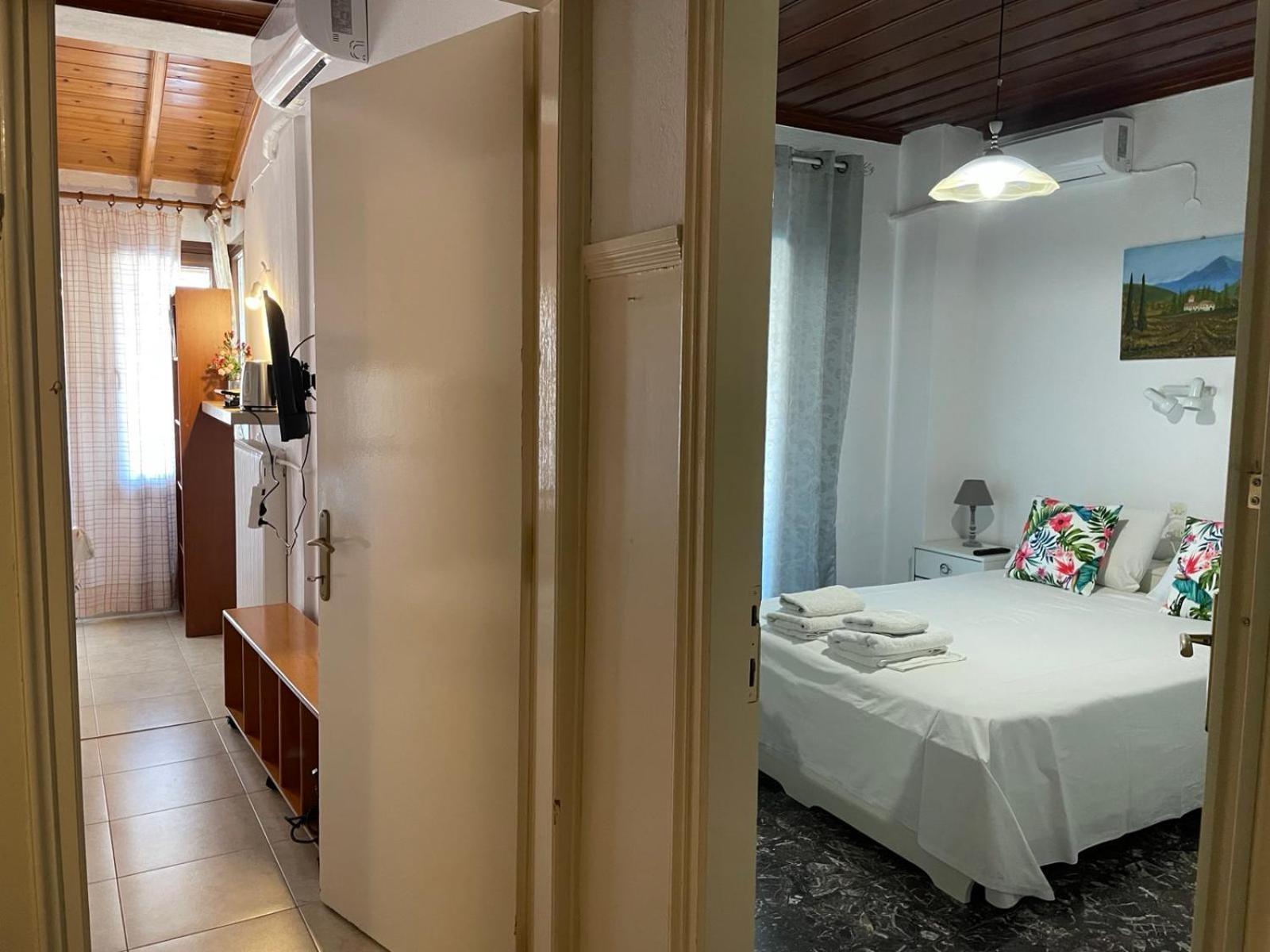 Katerinas Apartmens Skiathos Town Bagian luar foto